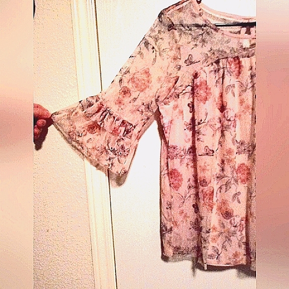 3/$10 No Boundries Ladies XL Top - Picture 3 of 3